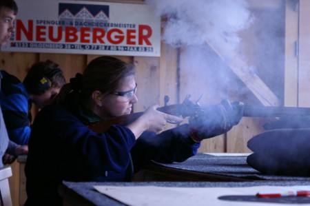 Nobis Daniela mit dem Steinschlossgewehr