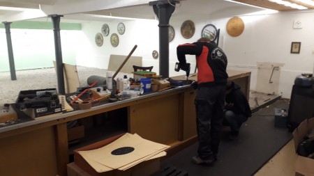 Ein Bürohengst bei der Arbeit